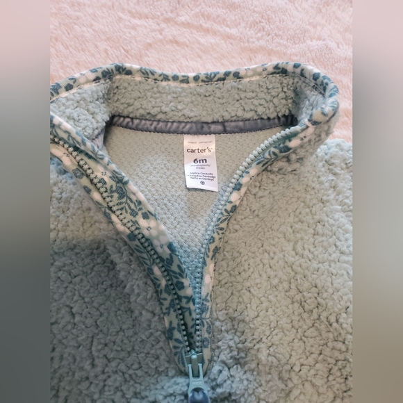 Carters one piece outfits - Picture 6 of 6